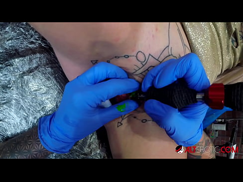 ❤️ An hottie thar a bheith tattooed Sully Savage fuair tattoo ar a clitoris ️❌ Porn fb ag porn % ga.pornxlxx.ru% ❌